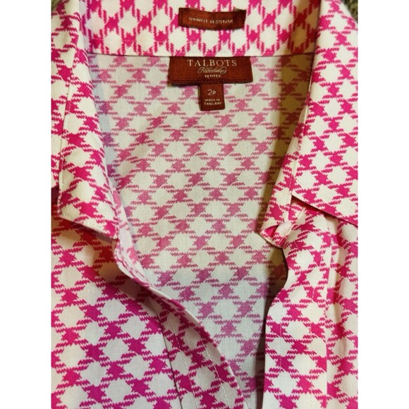 Talbots Wrinkle Resistant Pink White Diamond Print Blouse 2P Button Down Preppy - Picture 7 of 8